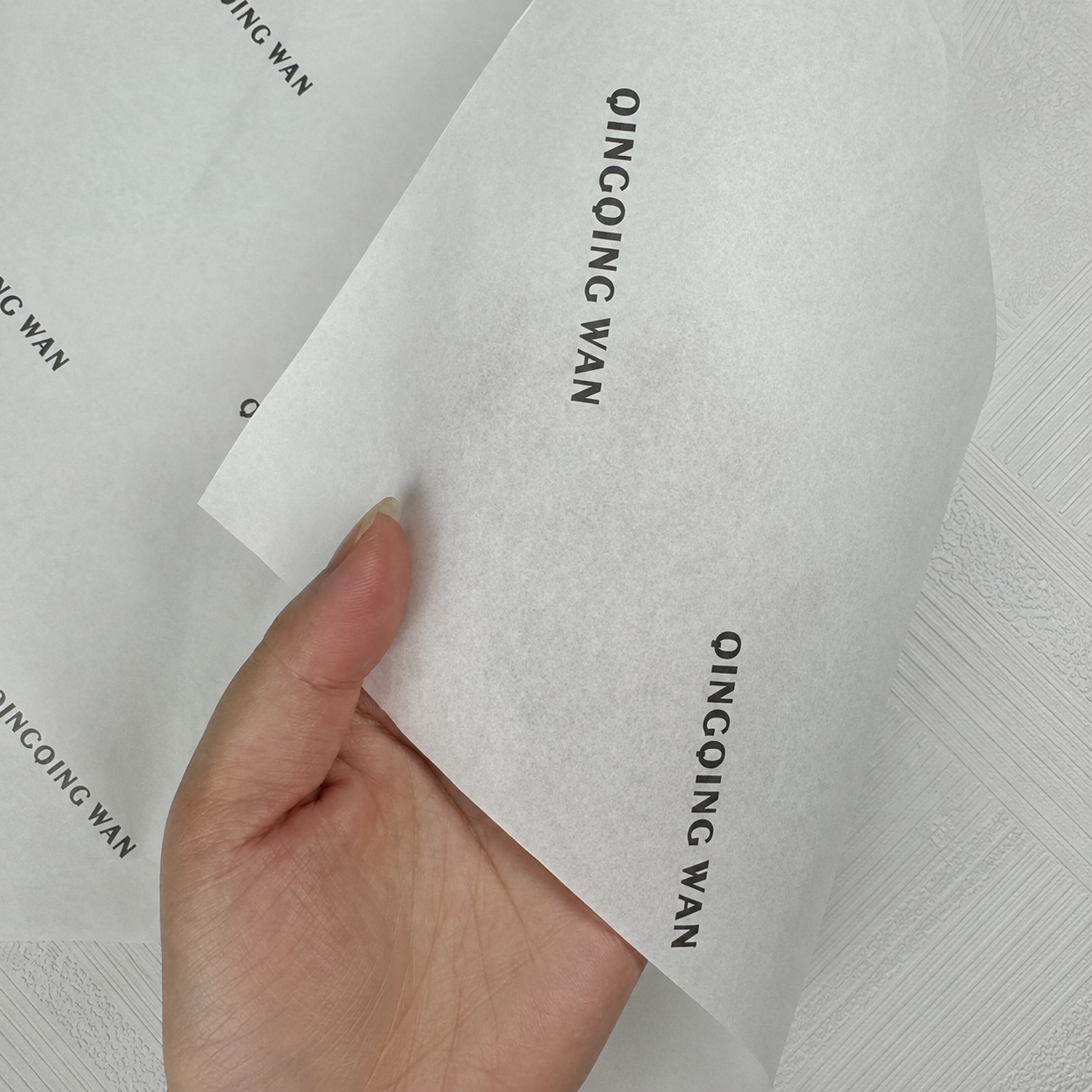 Folded 40g / 28 lb custom printed tissue paper sheets with logo pattern
