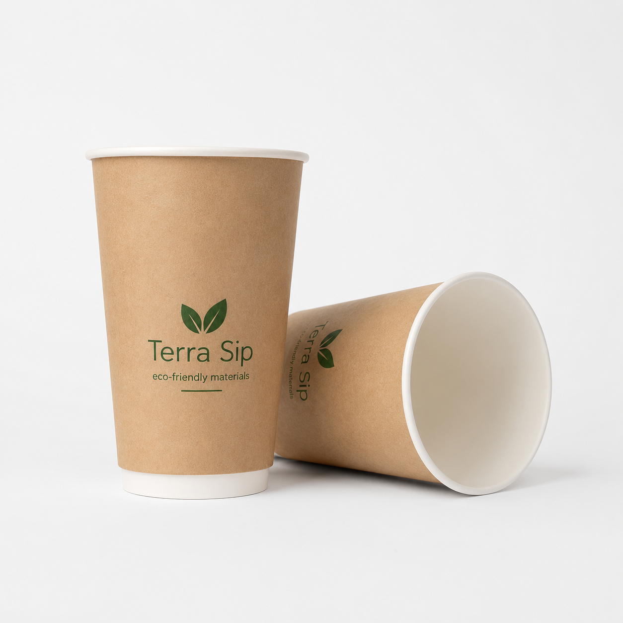 Custom printed kraft double wall paper hot cup on cafe table — branded insulated coffee cup for takeaway service