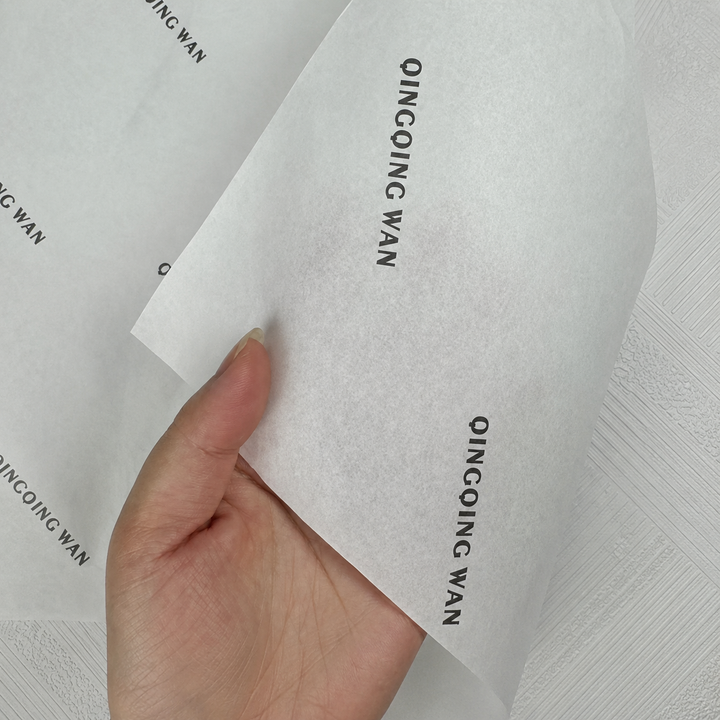 Folded 40g / 28 lb custom printed tissue paper sheets with logo pattern