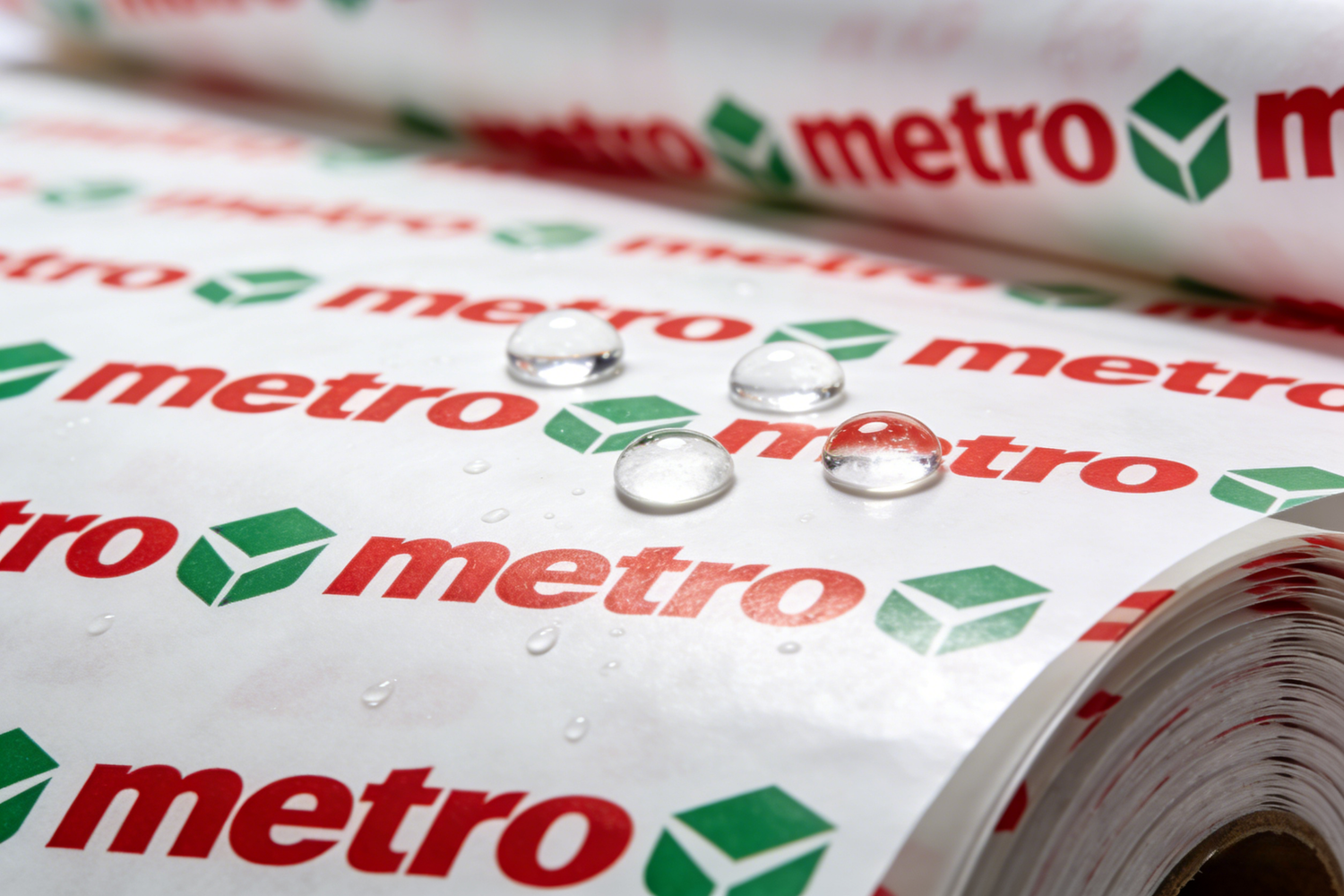Laminated greaseproof paper with oil and water resistant coating for food packaging
